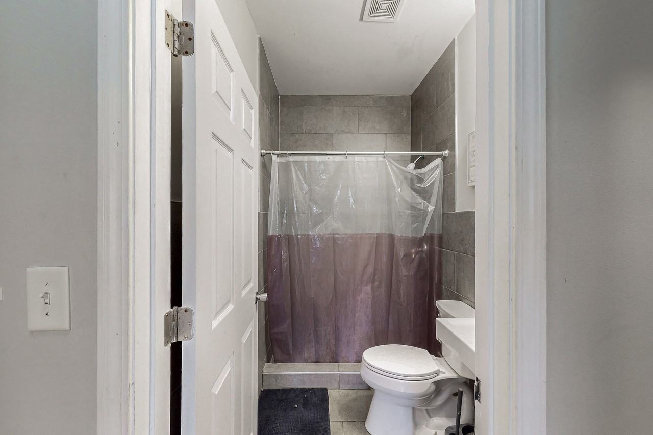 Parsons St Sw - Photo 2 of 8