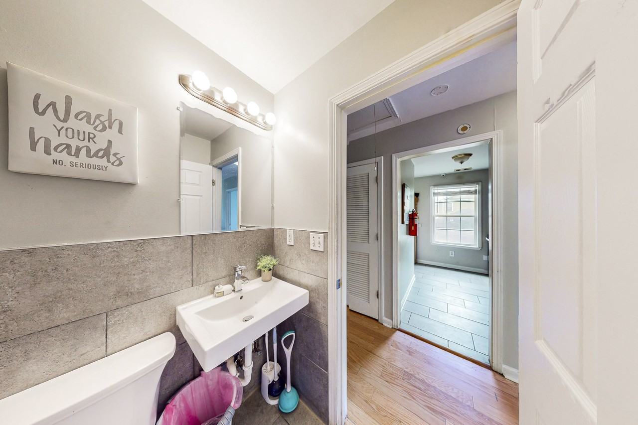 Parsons St Sw - Photo 6 of 8