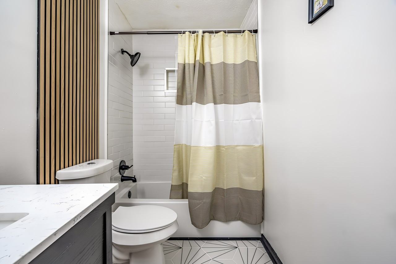 Thomasville Blvd Se - Photo 2 of 19