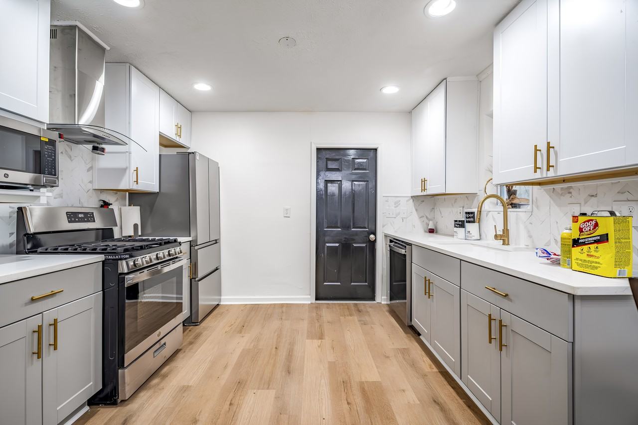 Thomasville Blvd Se - Photo 3 of 19