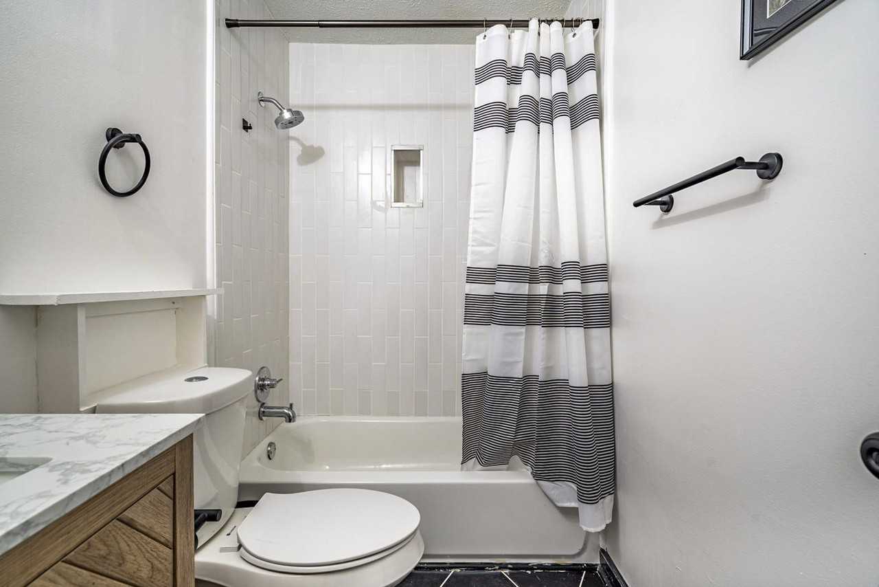 Thomasville Blvd Se - Photo 6 of 19