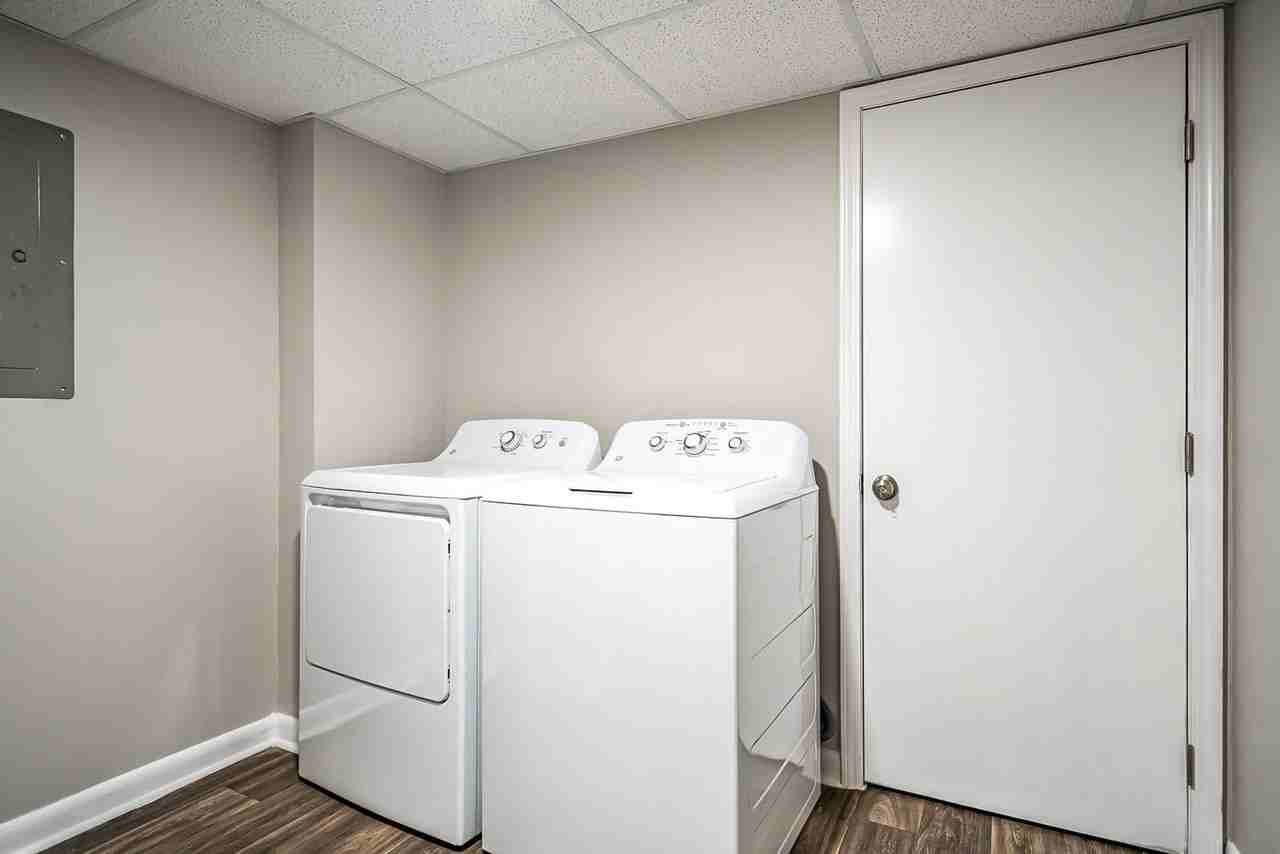 Denny Dr - Photo 7 of 11