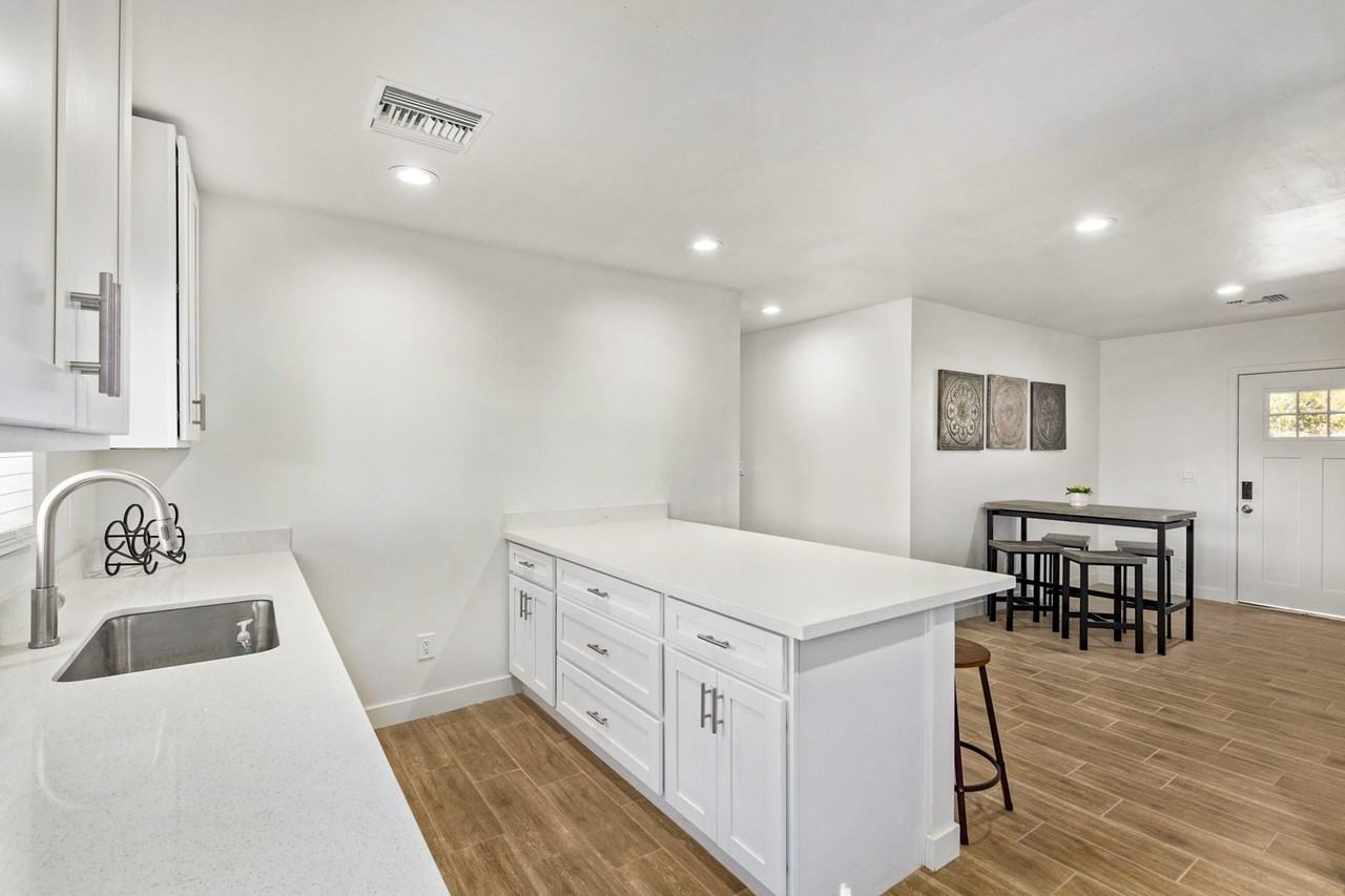 W Palo Verde St - Photo 3 of 15