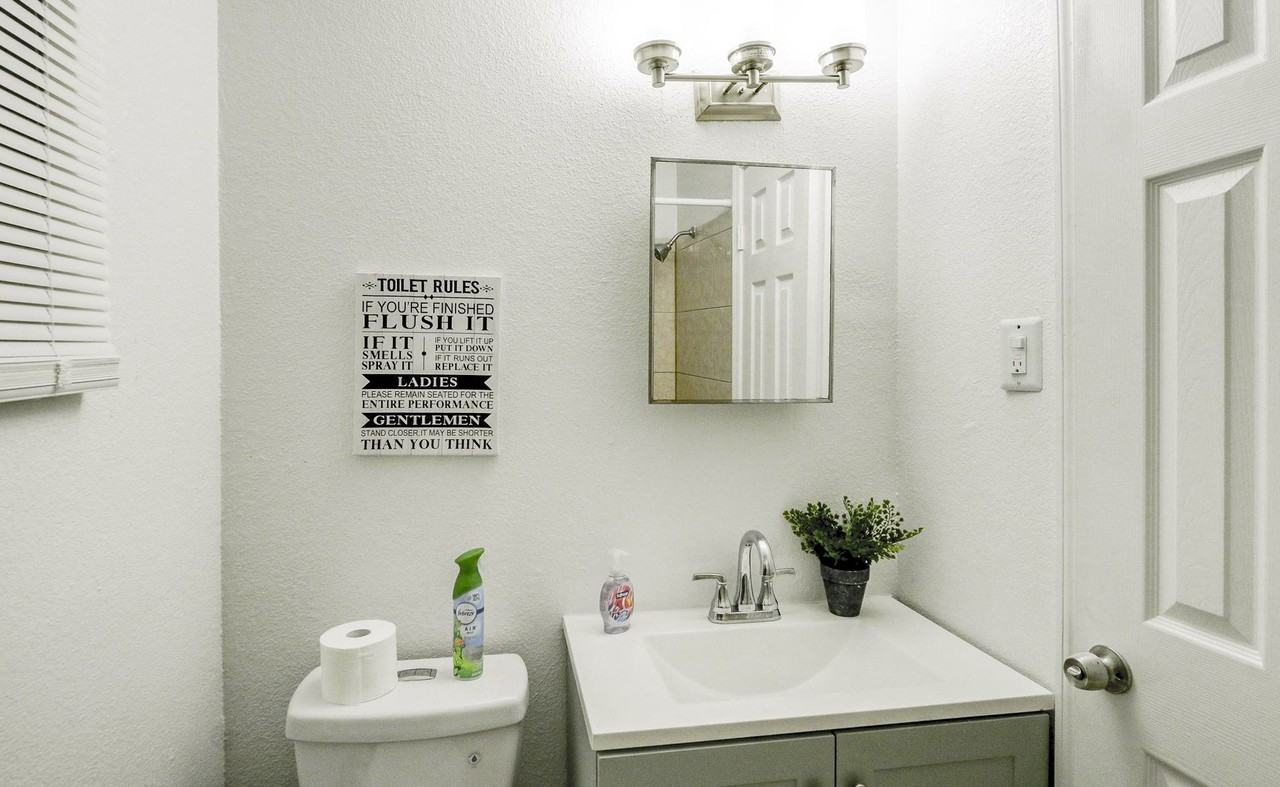 E Emma St - Photo 2 of 13