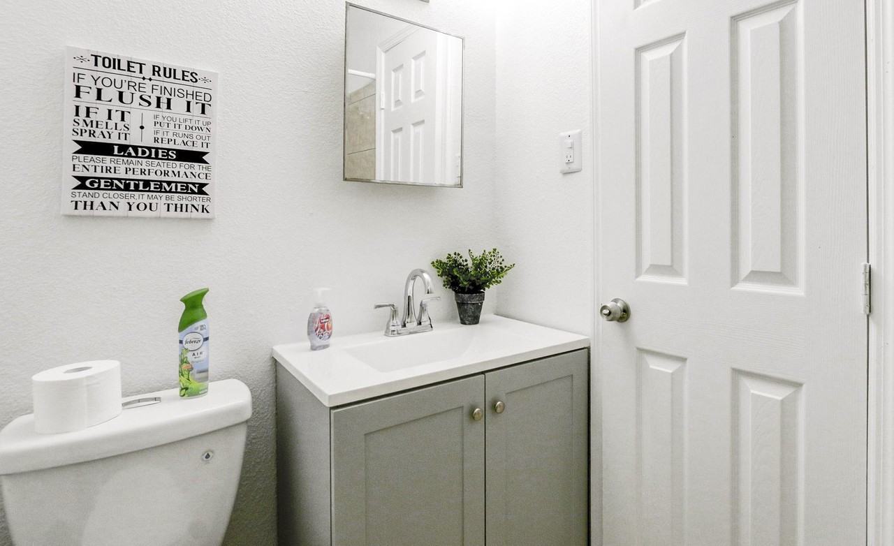 E Emma St - Photo 4 of 13