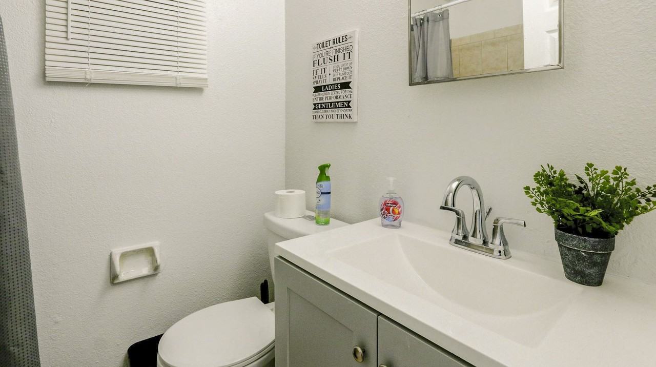 E Emma St - Photo 6 of 13