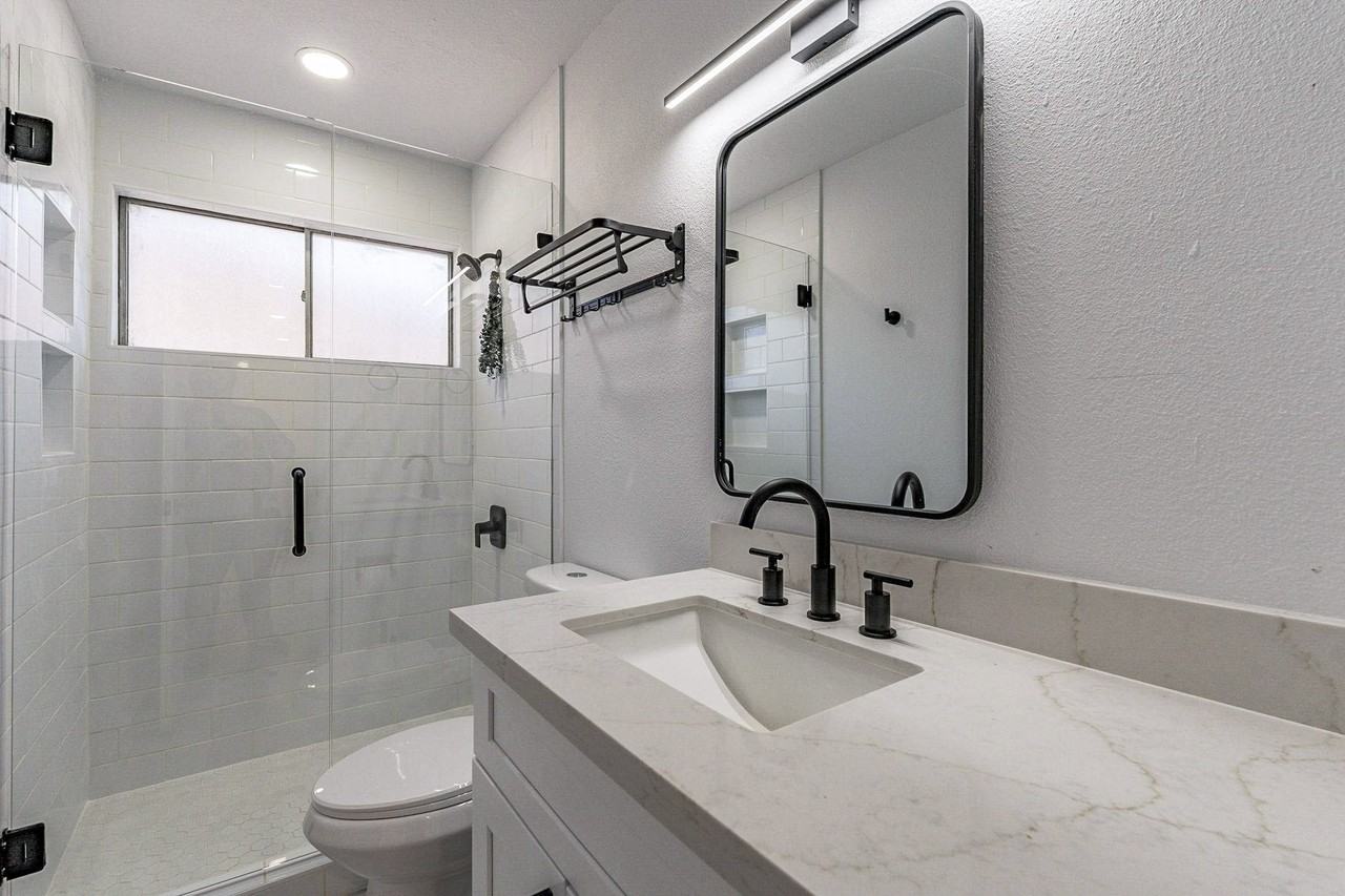 West Northview Avenue - Photo 4 of 14