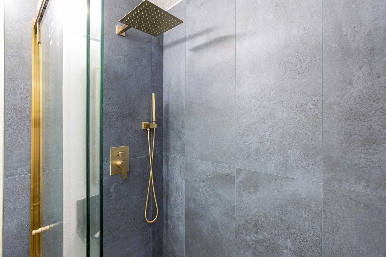 Robin St - Photo 2 of 17