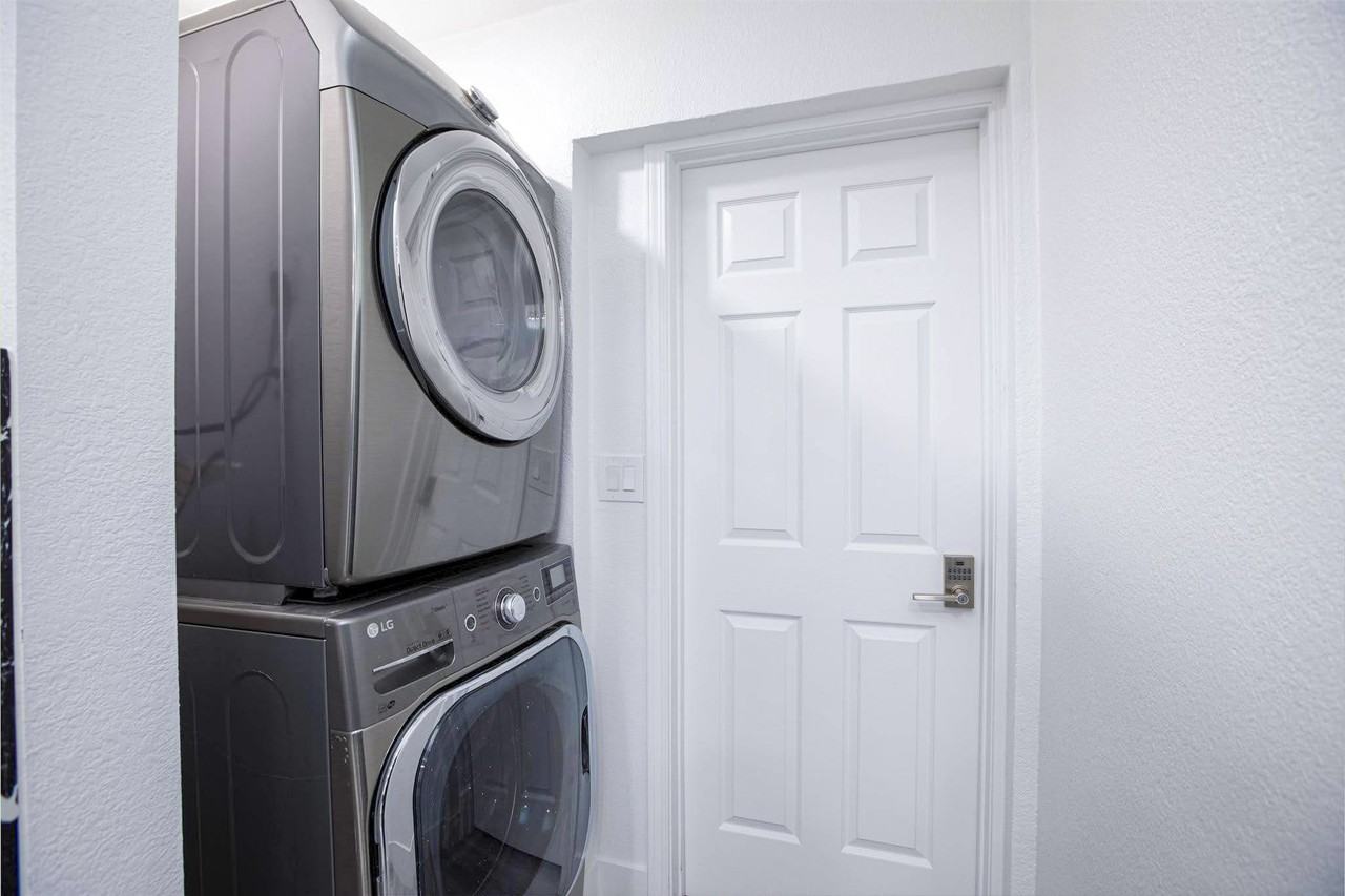 Robin St - Photo 3 of 17