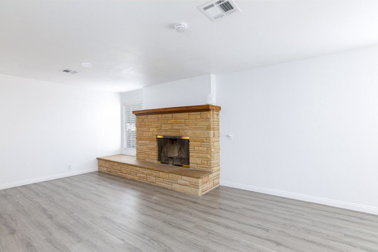 Las Lomas Avenue - Photo 2 of 17