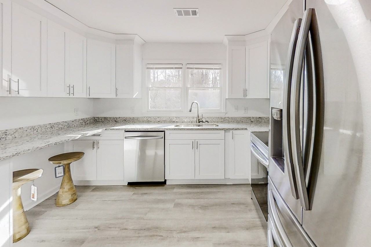 Jefferson Ave Sw - Photo 2 of 12