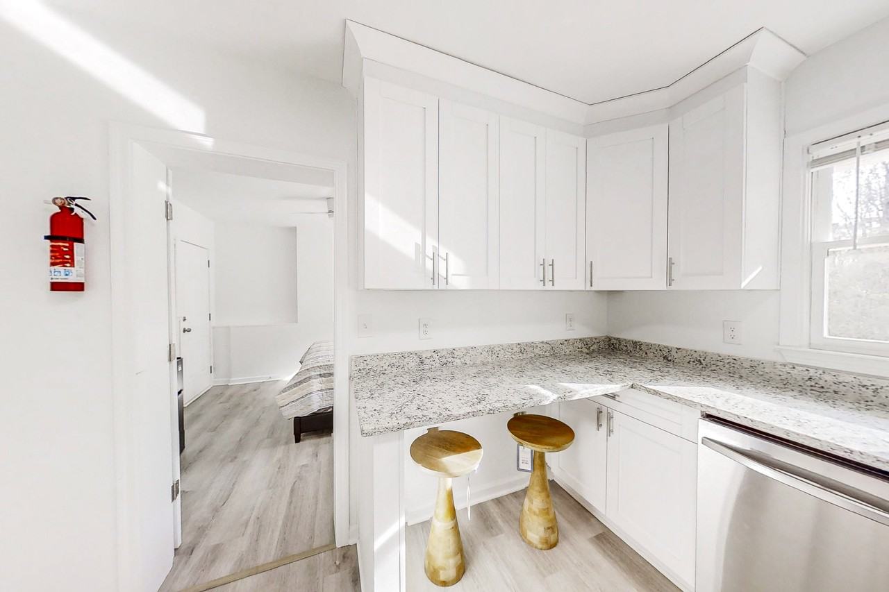 Jefferson Ave Sw - Photo 6 of 12