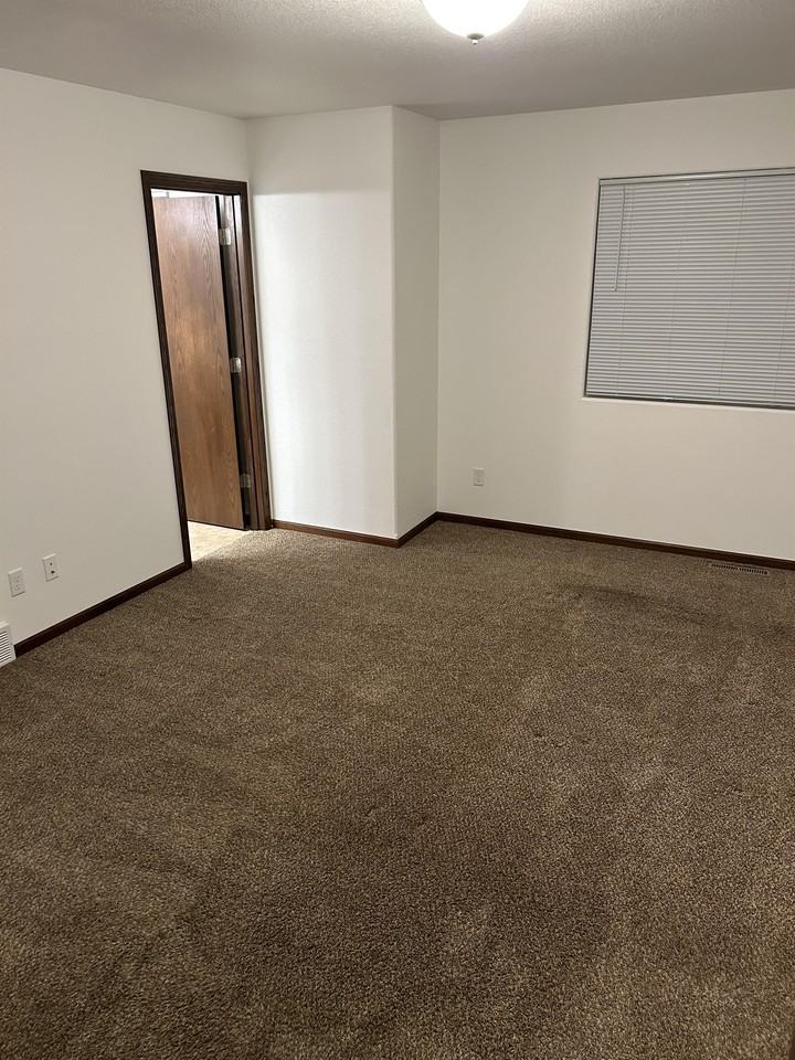 3330 8th St W #C - Photo 7 of 23