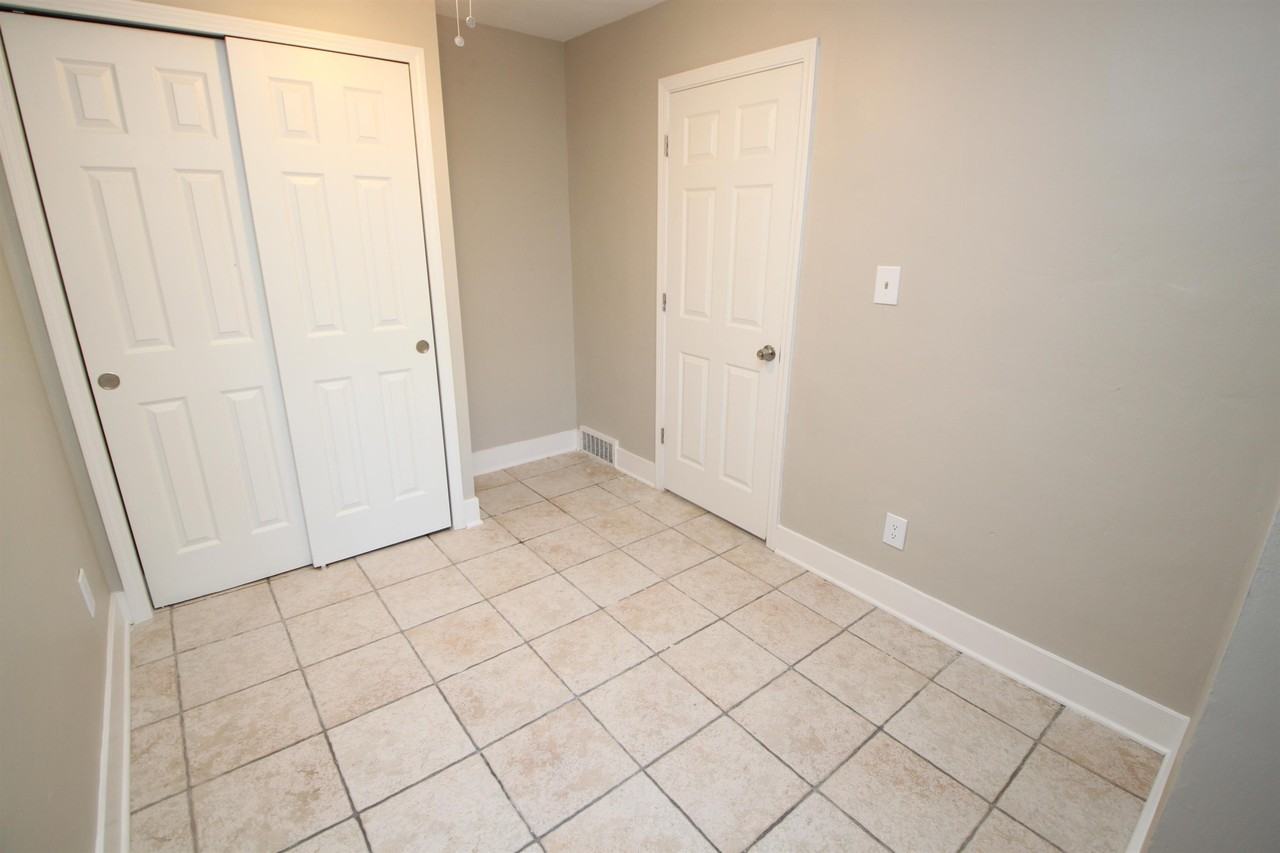 111 S 12th St #111 - Photo 3 of 10