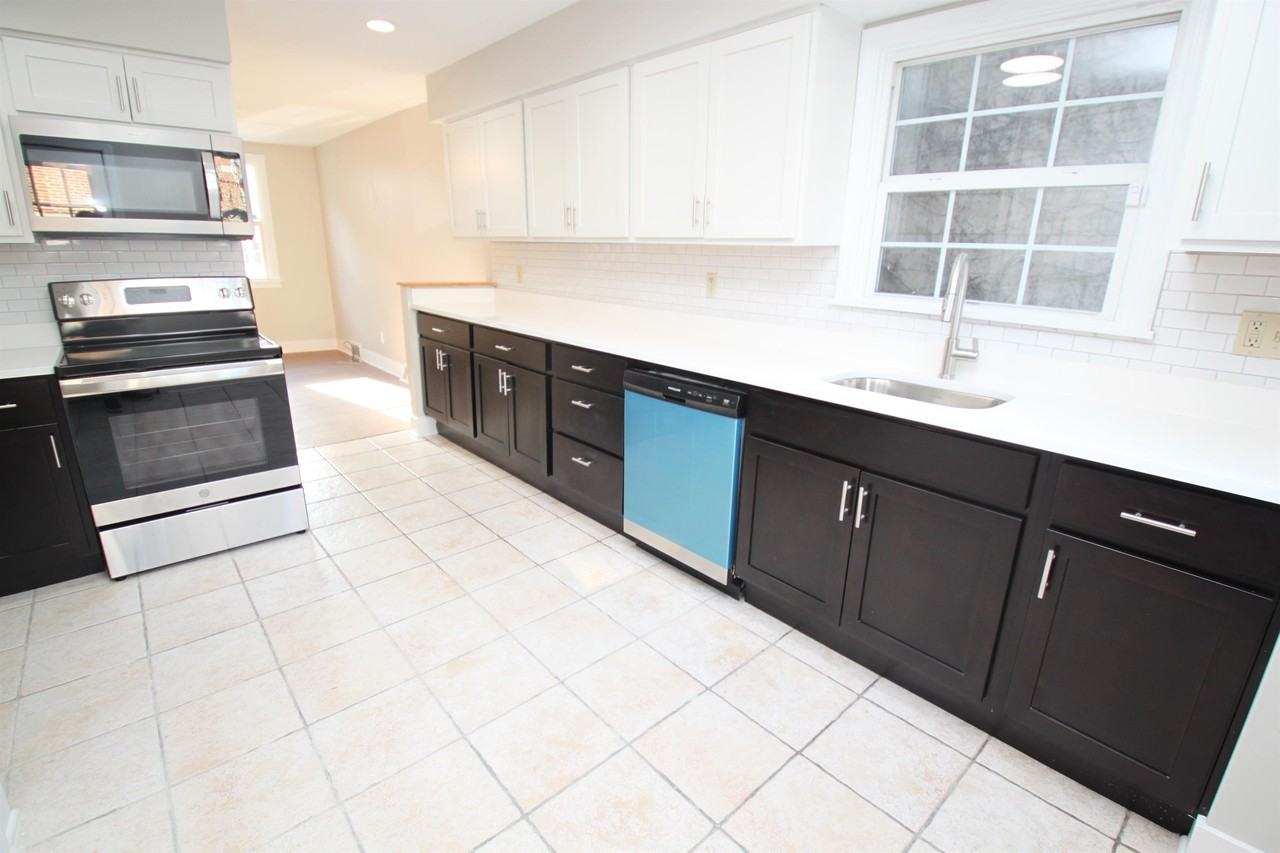 111 S 12th St #111 - Photo 5 of 10