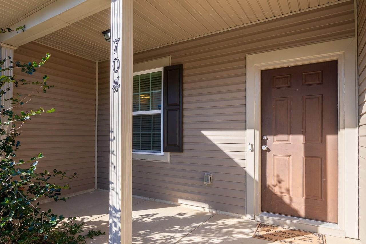 704 Red Cedar Ct #1 - Photo 2 of 19