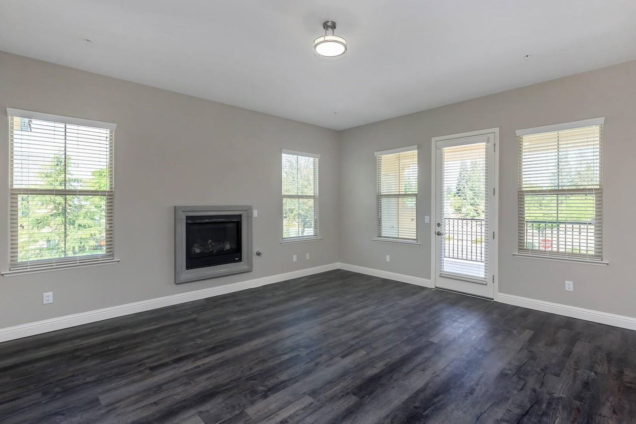 Drew Court Apartments - Photo 2 of 25