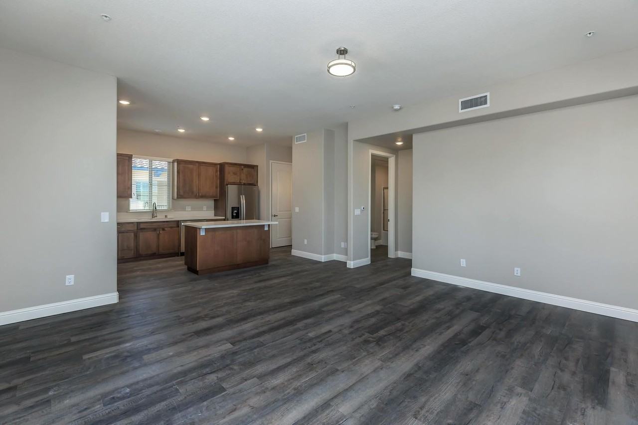 Drew Court Apartments - Photo 6 of 25