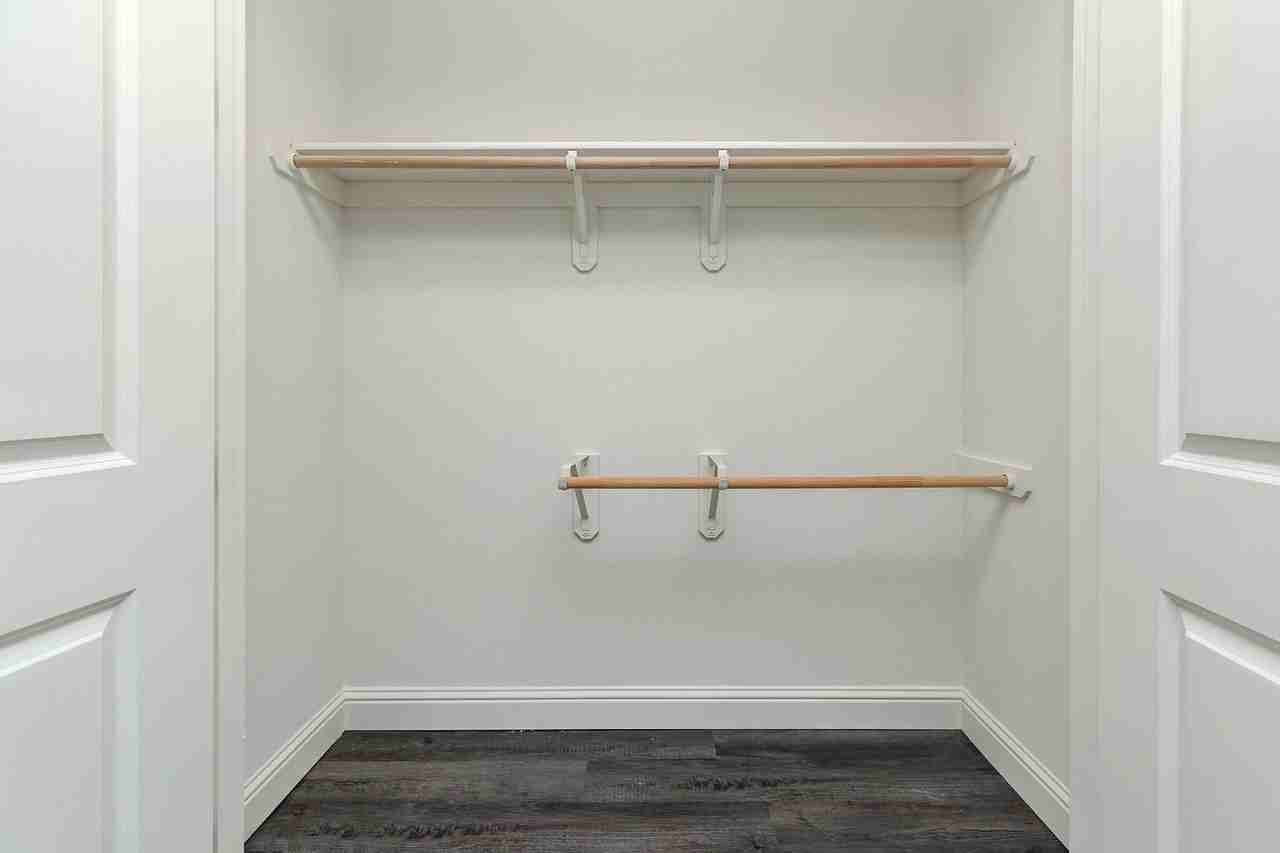 Drew Court Apartments - Photo 5 of 19