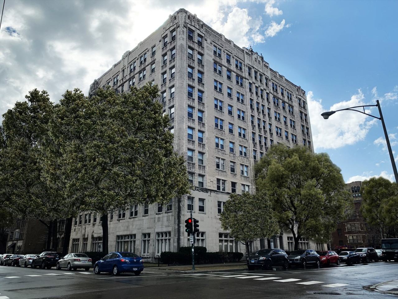 1369 E Hyde Park Blvd #703