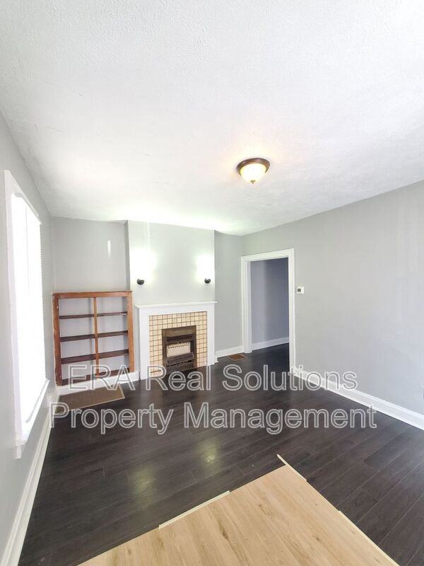 40 S Oakley Ave - Photo 2 of 14