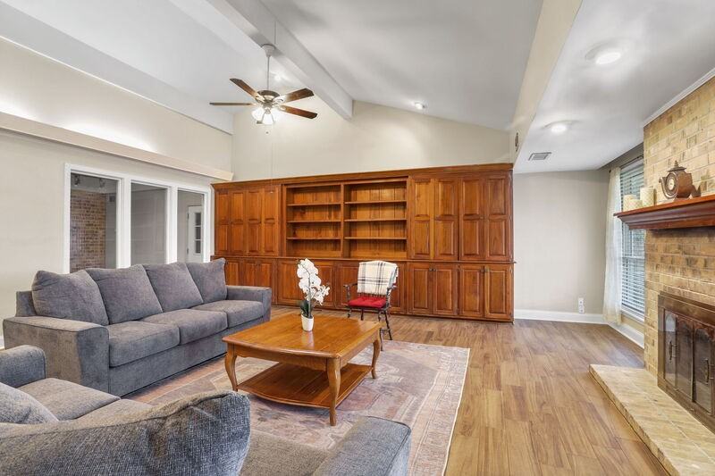 2517 Berrybrook Dr - Photo 3 of 16