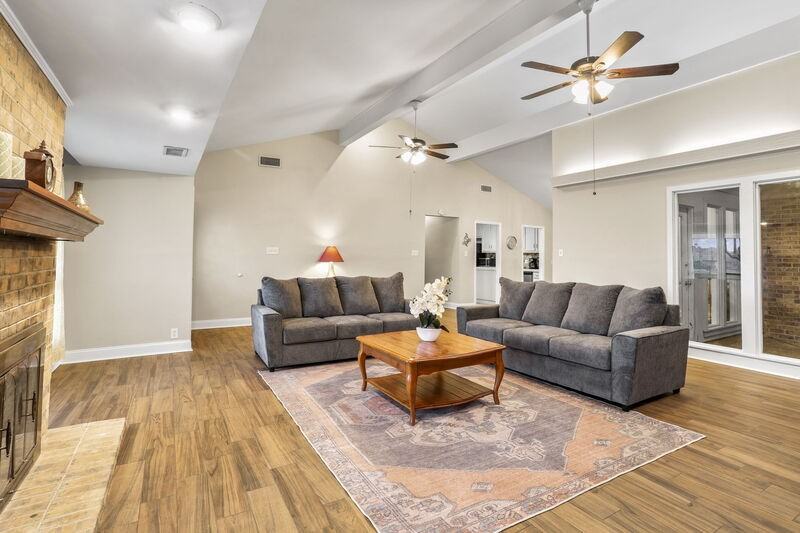 2517 Berrybrook Dr - Photo 4 of 16