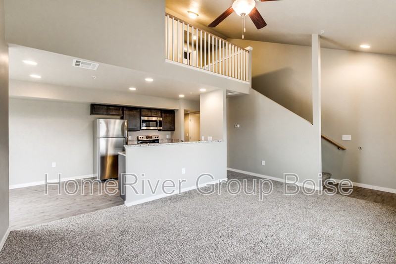 944 E Wandering Ln #102 - Photo 6 of 27