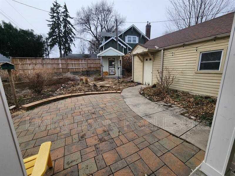 2551 Worthington Ave - Photo 4 of 18