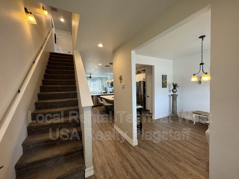 11951 Hydrus Rd - Photo 2 of 27