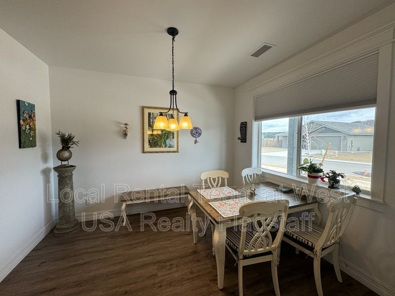 11951 Hydrus Rd - Photo 3 of 27