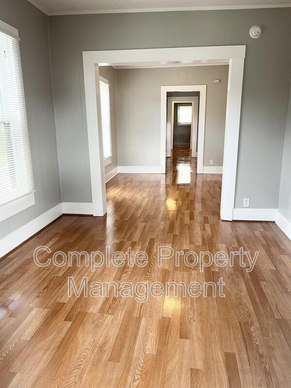 1307 3rd Ave N - Photo 2 of 20