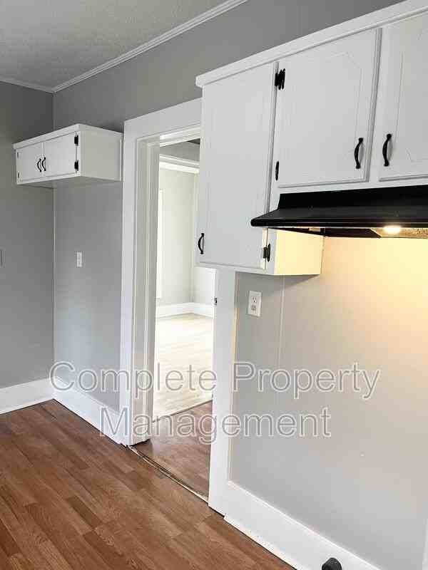 1307 3rd Ave N - Photo 4 of 20