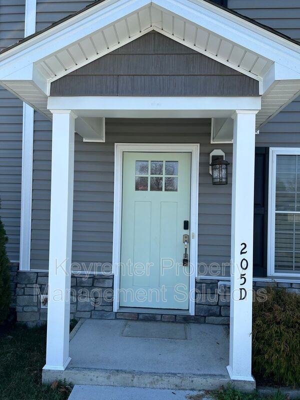 205 15th St #D - Photo 2 of 27