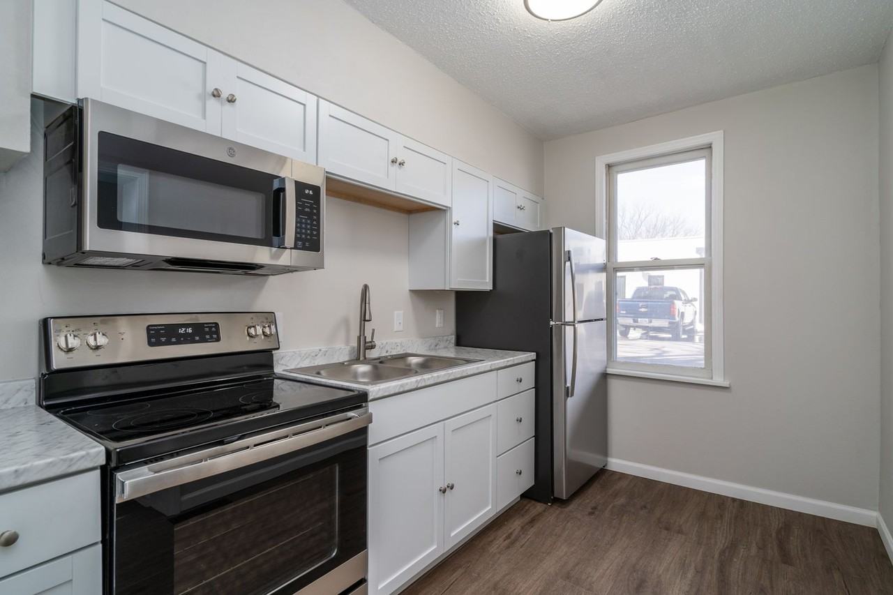 1214 5th Ave N - Photo 6 of 23