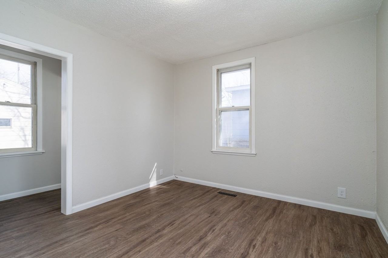 1214 5th Ave N - Photo 7 of 23