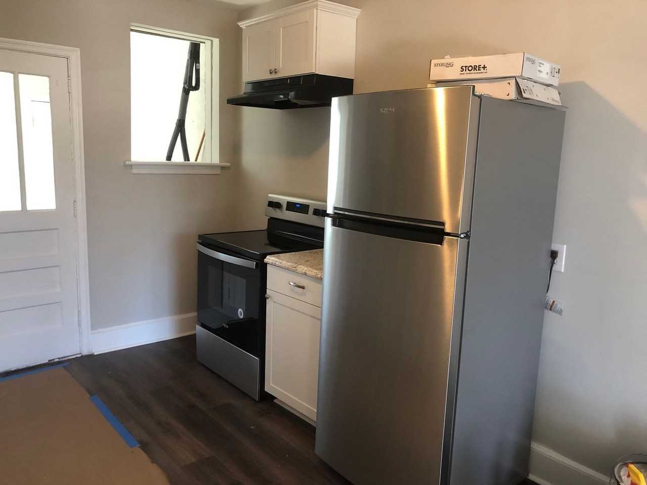 937/939Woodlawn - Photo 2 of 7