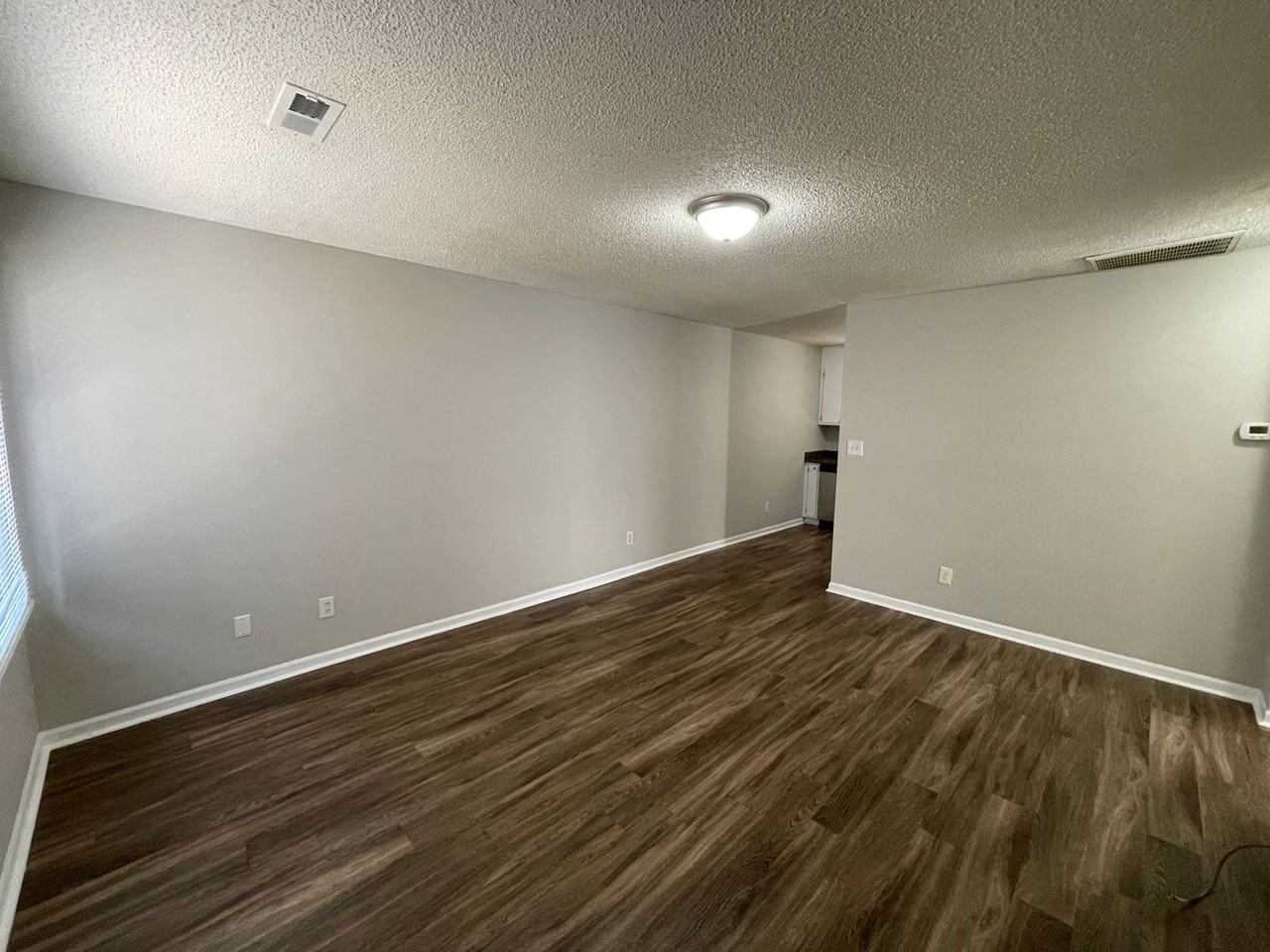 SH206 1101 Yancey Street - Photo 2 of 13