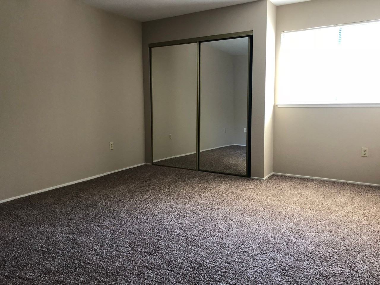 Hillgrove Creek Apartments - Photo 4 of 16