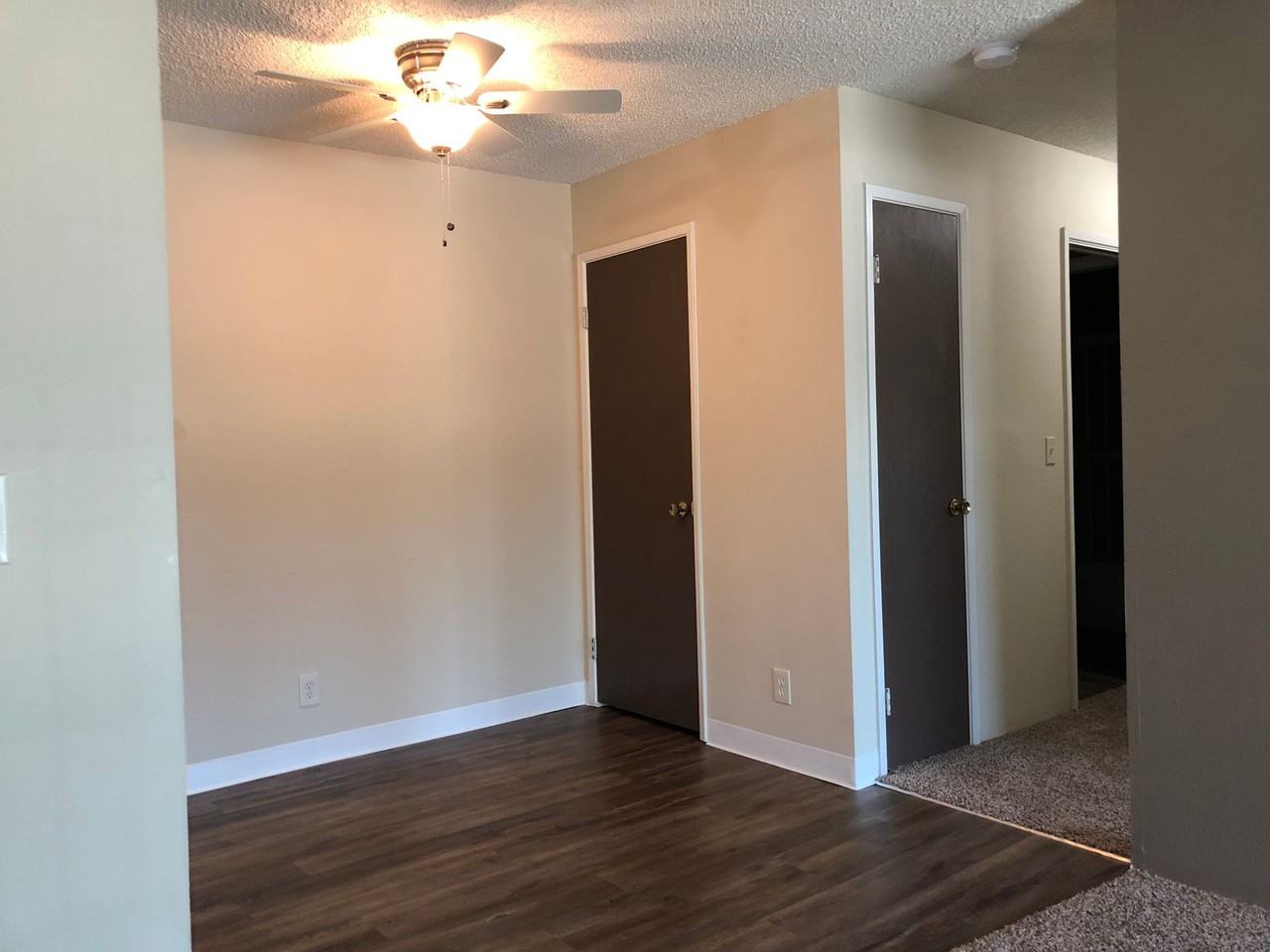 Oak Creek Apartments - Photo 3 of 11