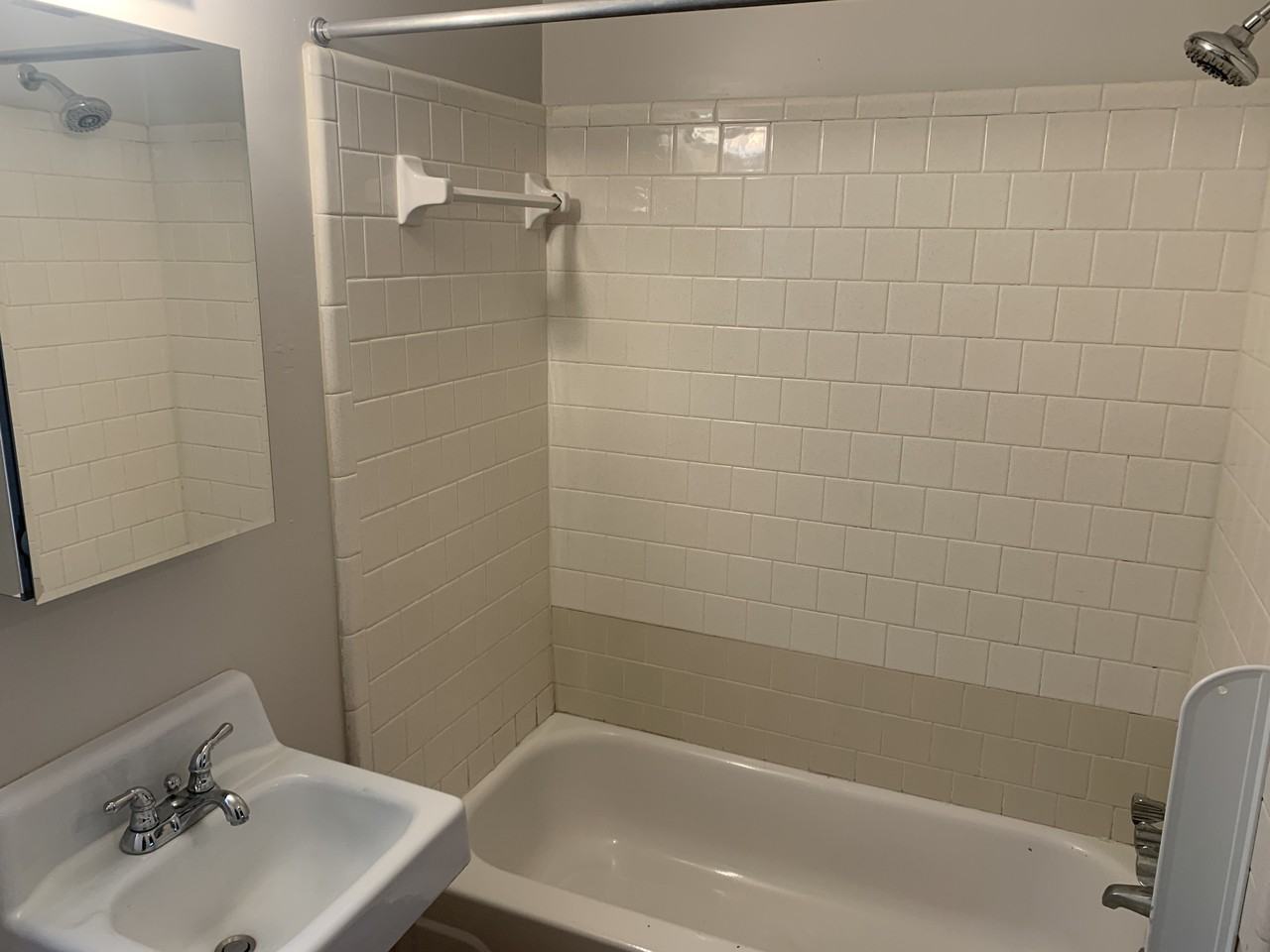 Alexi Apartments - Photo 2 of 10