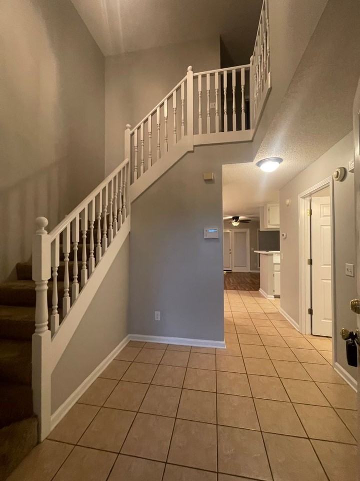 152 Woodmere Dr - Photo 2 of 11
