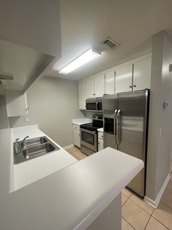 152 Woodmere Dr - Photo 5 of 11