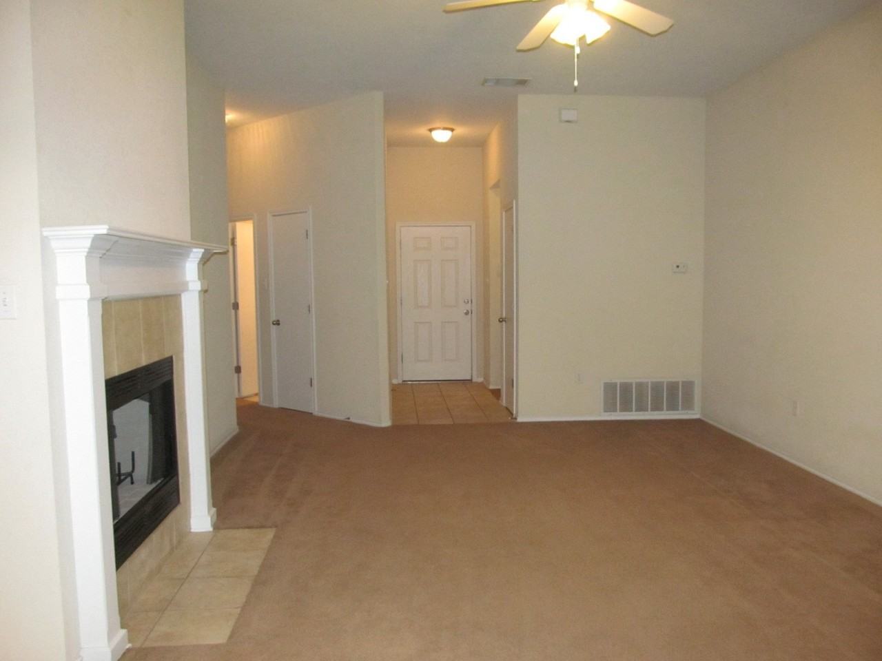 7708 Hawthorn - Photo 2 of 17