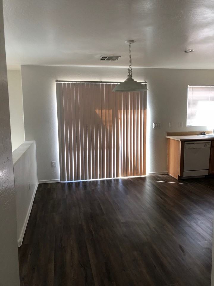 45579 W Dutchman Dr - Photo 4 of 38