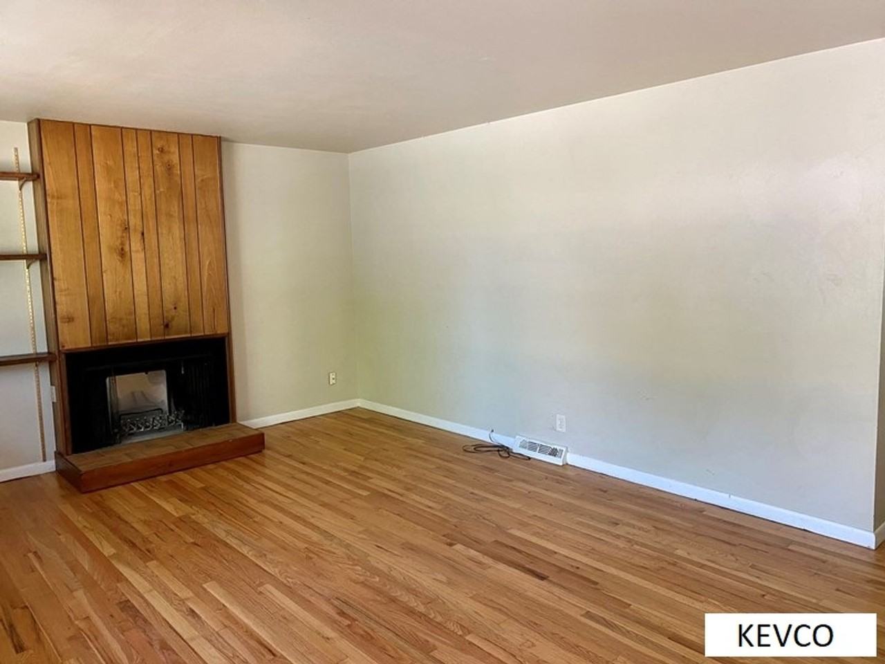 1229 Southridge Dr - Photo 2 of 20