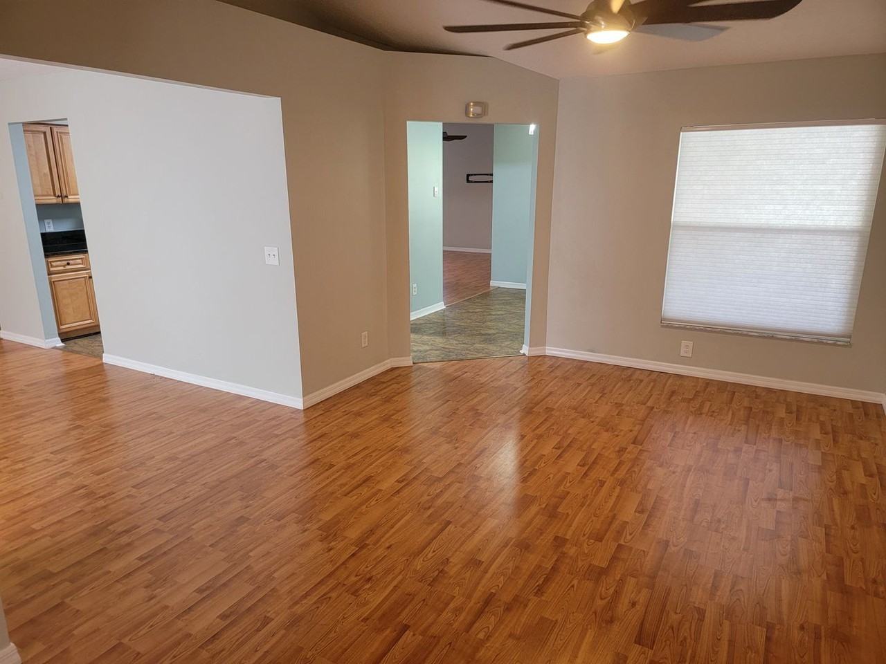 665 W Sunset Strip Dr - Photo 3 of 28