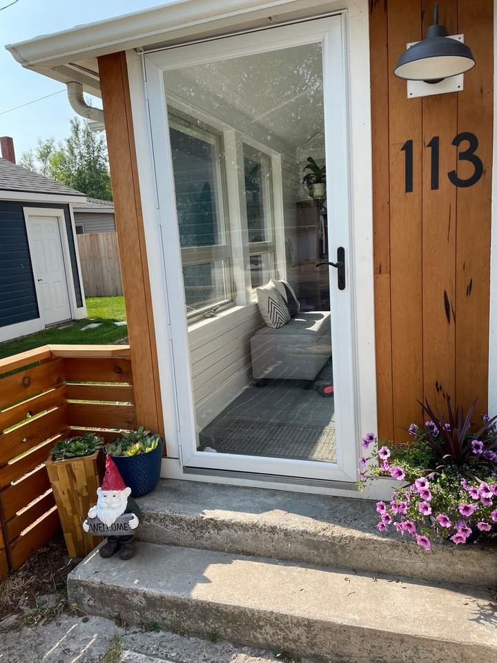 113 E Neal St - Photo 3 of 12