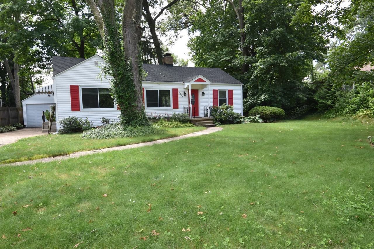 3320 Oakcrest Dr - Photo 2 of 19