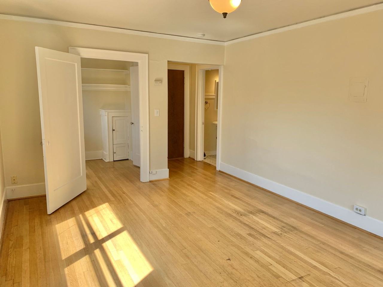 Belmont Apartments - Photo 3 of 8